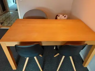Spisebord der er solidt