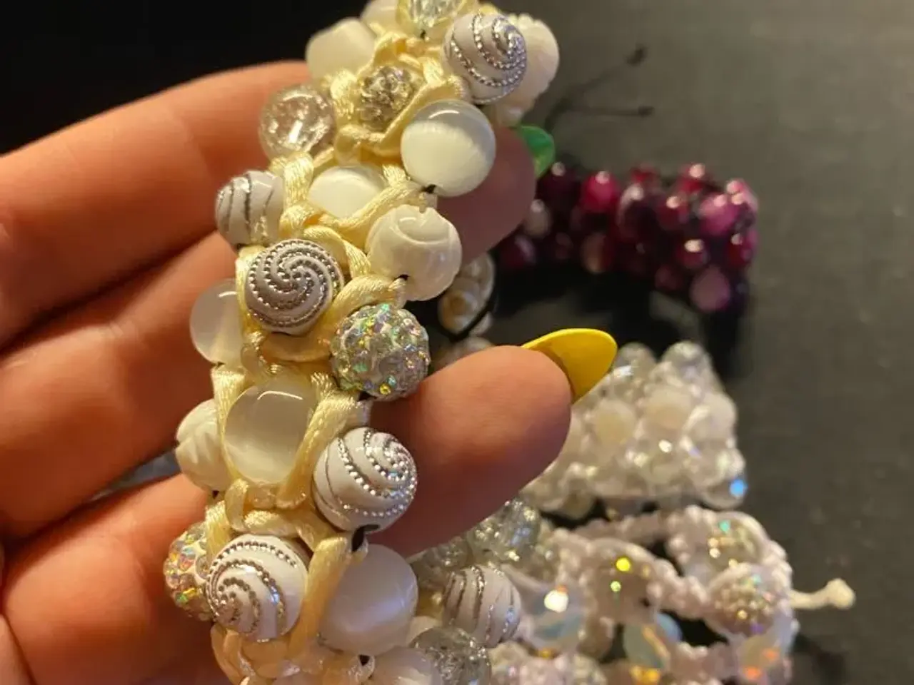 Billede 4 - Flotte nye knyttede armbånd