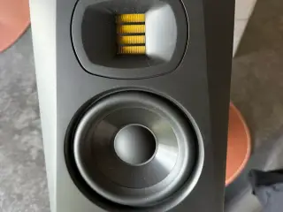 ADAM Audio T5V