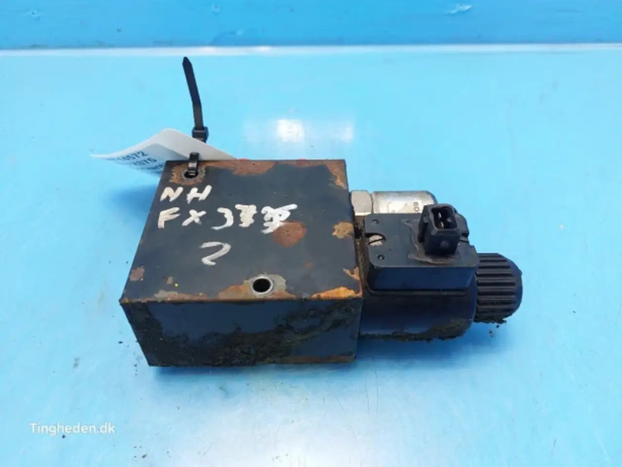Billede 2 - New Holland FX375 Hydraulikventil 9831828