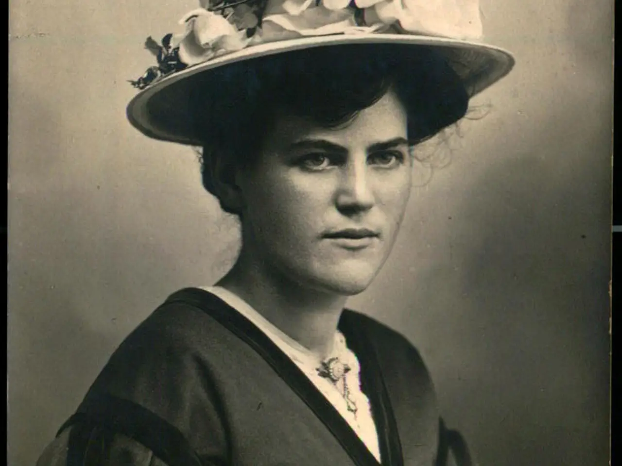 Billede 1 - Henrietha - Aarhus 30 - 9 -1908 - Fotokort - u/n - Brugt