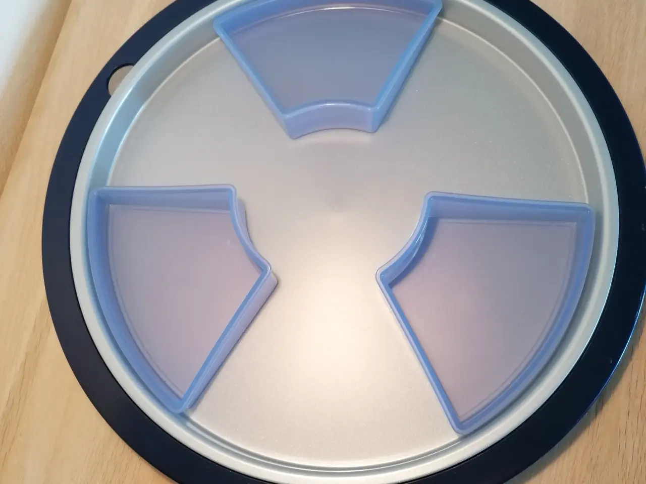 Billede 1 - Tupperware serveringscenter/ bakke