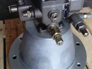 Hydraulik vingepumpe med koblingshus