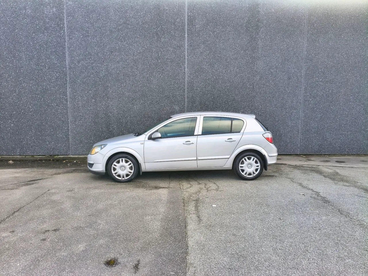Billede 1 - Opel Astra 1,4 Twinport Essentia 90HK 5d