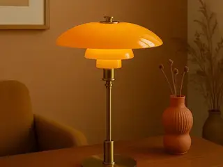 Bordlampe med glasskærm