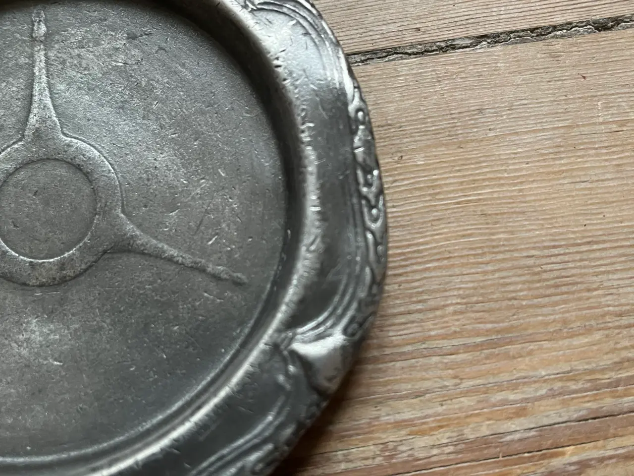 Billede 2 - Lille tin fad, Kayserzinn mrk 4869