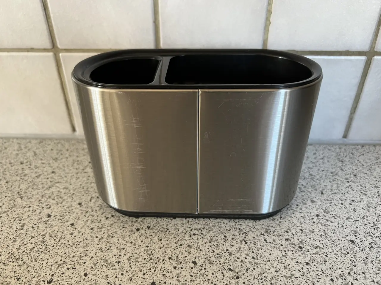 Billede 4 - Køkkenbord holder til sæbe, børste og klud