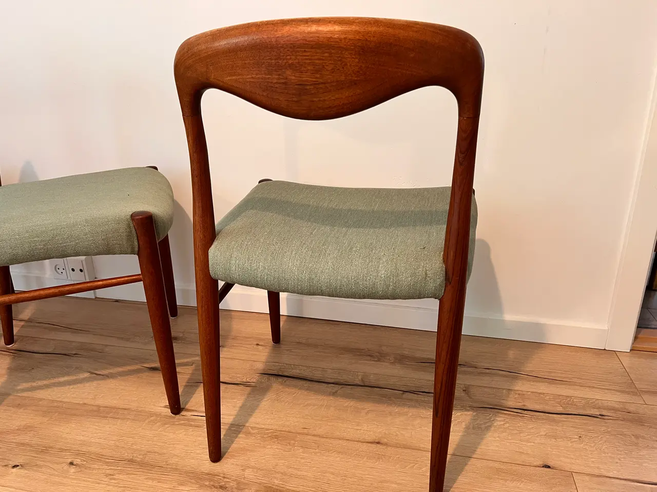 Billede 6 - 4 vintage spisebordsstole i teaktræ – dansk design