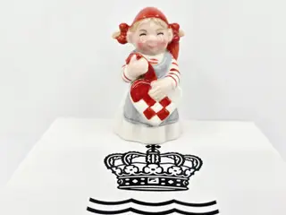 Royal Copenhagen Pixie Nisse Med Flethjerte nr. 761. 1 Sortering