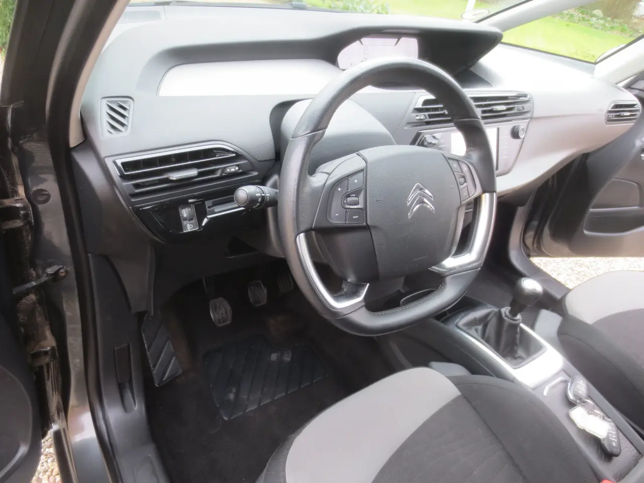 Billede 19 - Pæn Citroen C4 Picasso 1.2 i 130 Hk År 15 Nys,