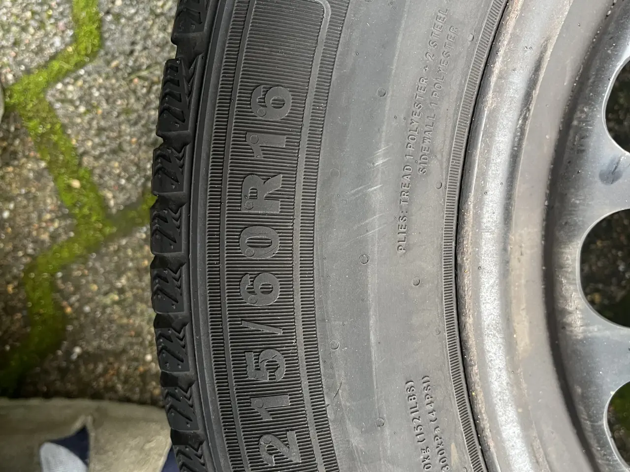 Billede 1 - Vinterdæk på stålfælge 215/60 R 16