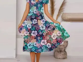kjole-blomstre m.små ærmer/størrelse:Large-2XL-3XL