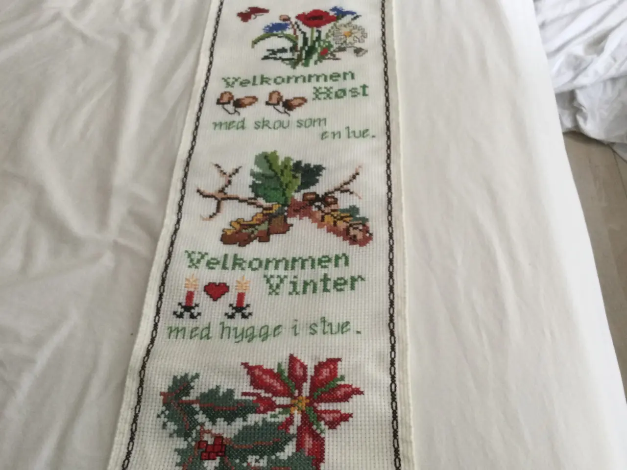 Billede 2 - 4 stk Håndbroderet broderiarbejder for 250 kr