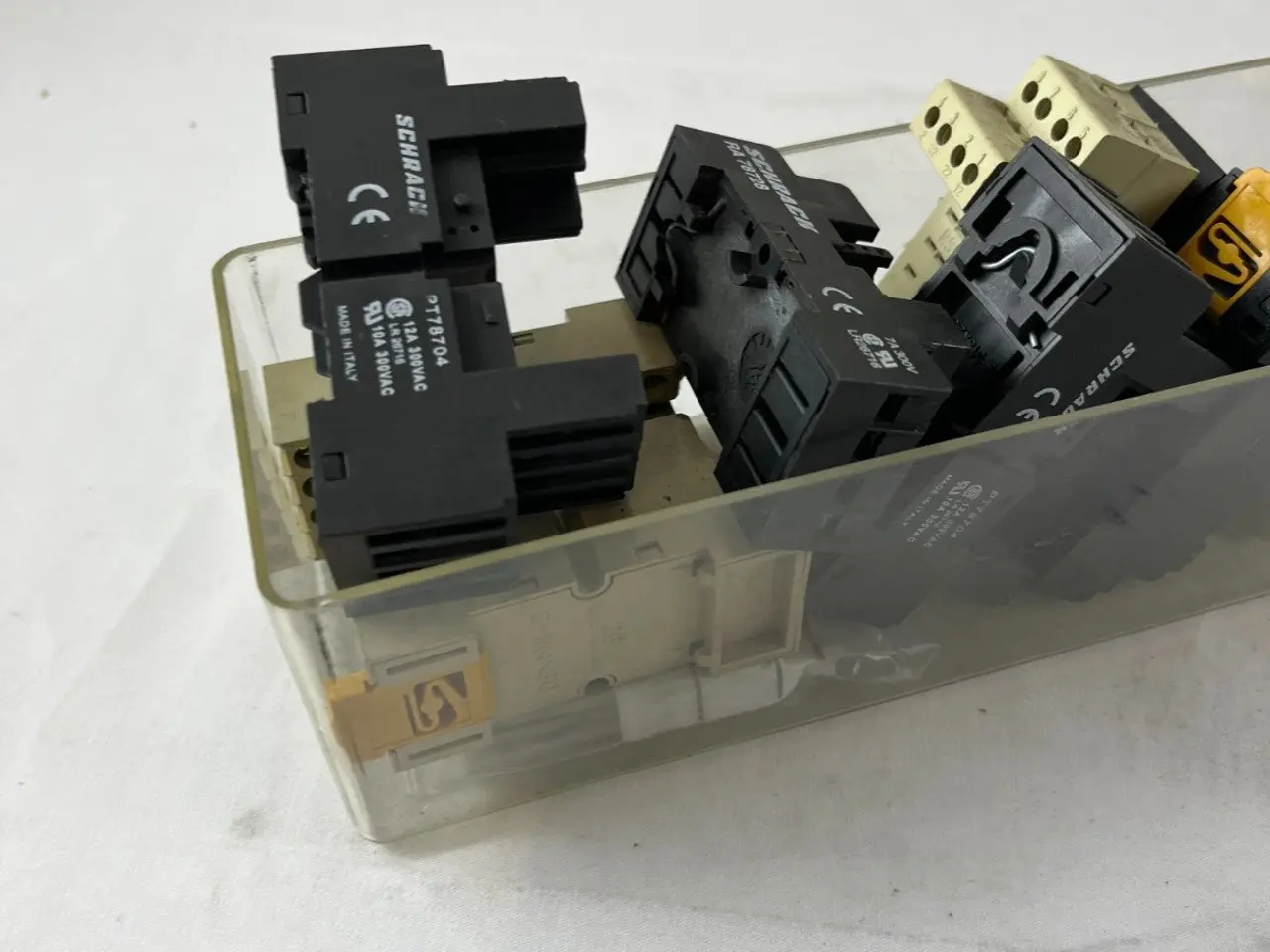 Billede 8 - Schrack PT78704 RA78728 relæ Socket parti DIN Rail
