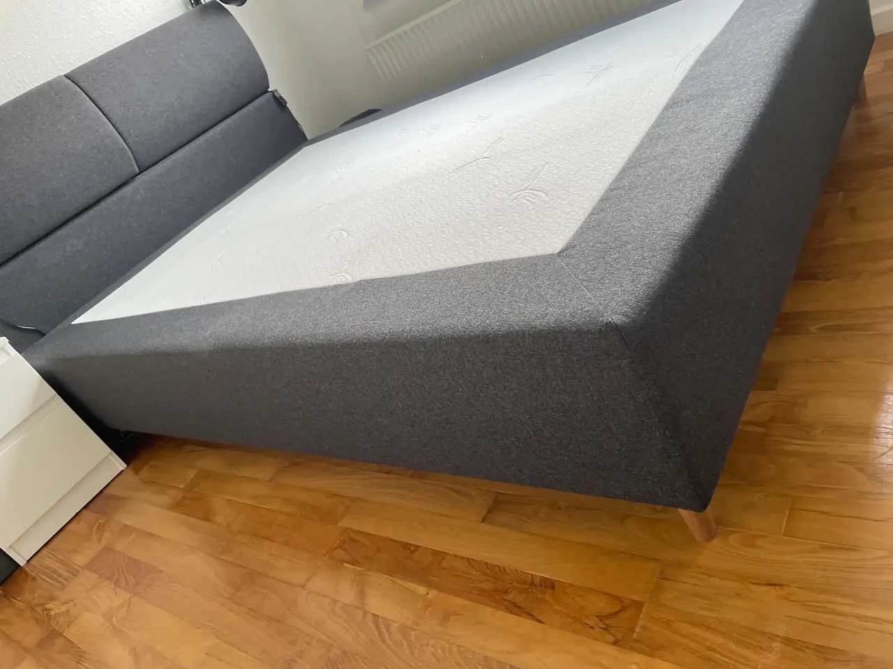 Billede 5 - Sengeramme og gavl (140x200 cm)