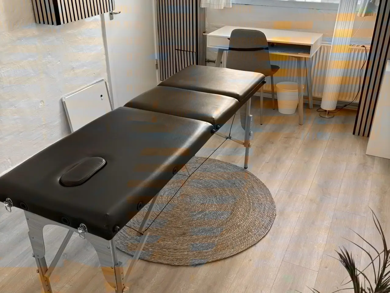 Billede 5 - Lyse kliniklokaler med plads til både samtaler og behandling