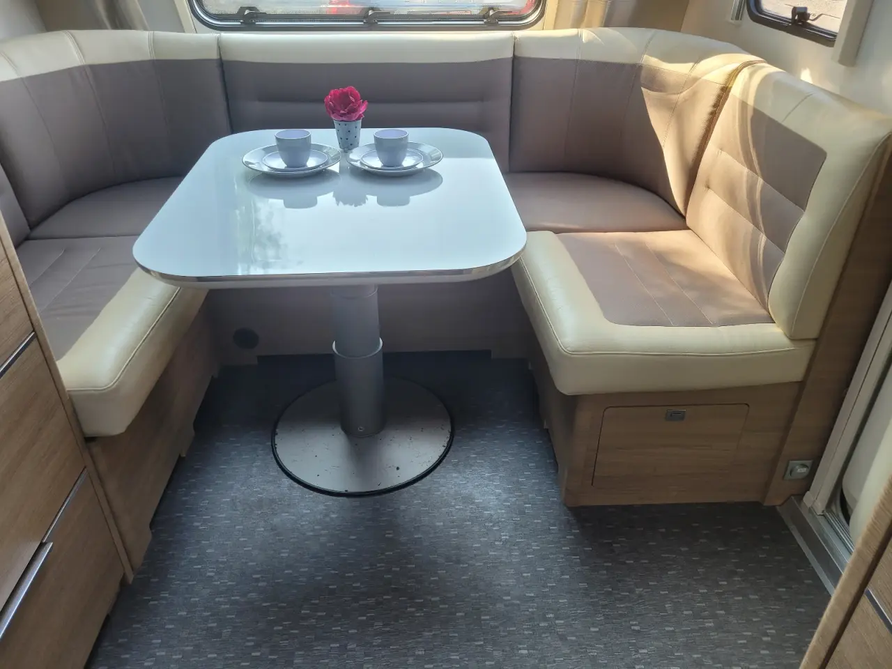Billede 3 - 2018 Adria 472 flot..dobbeltseng