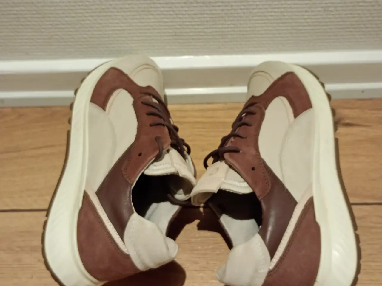 Billede 2 - Fine sneakers, Ecco, læder, str. 38.
