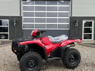 Honda TRX 520 FA Vi har et stort lager af ATV, så der er også en til dig.