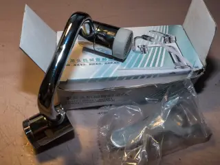 Vandhane adaptor og svingtud.   No name.