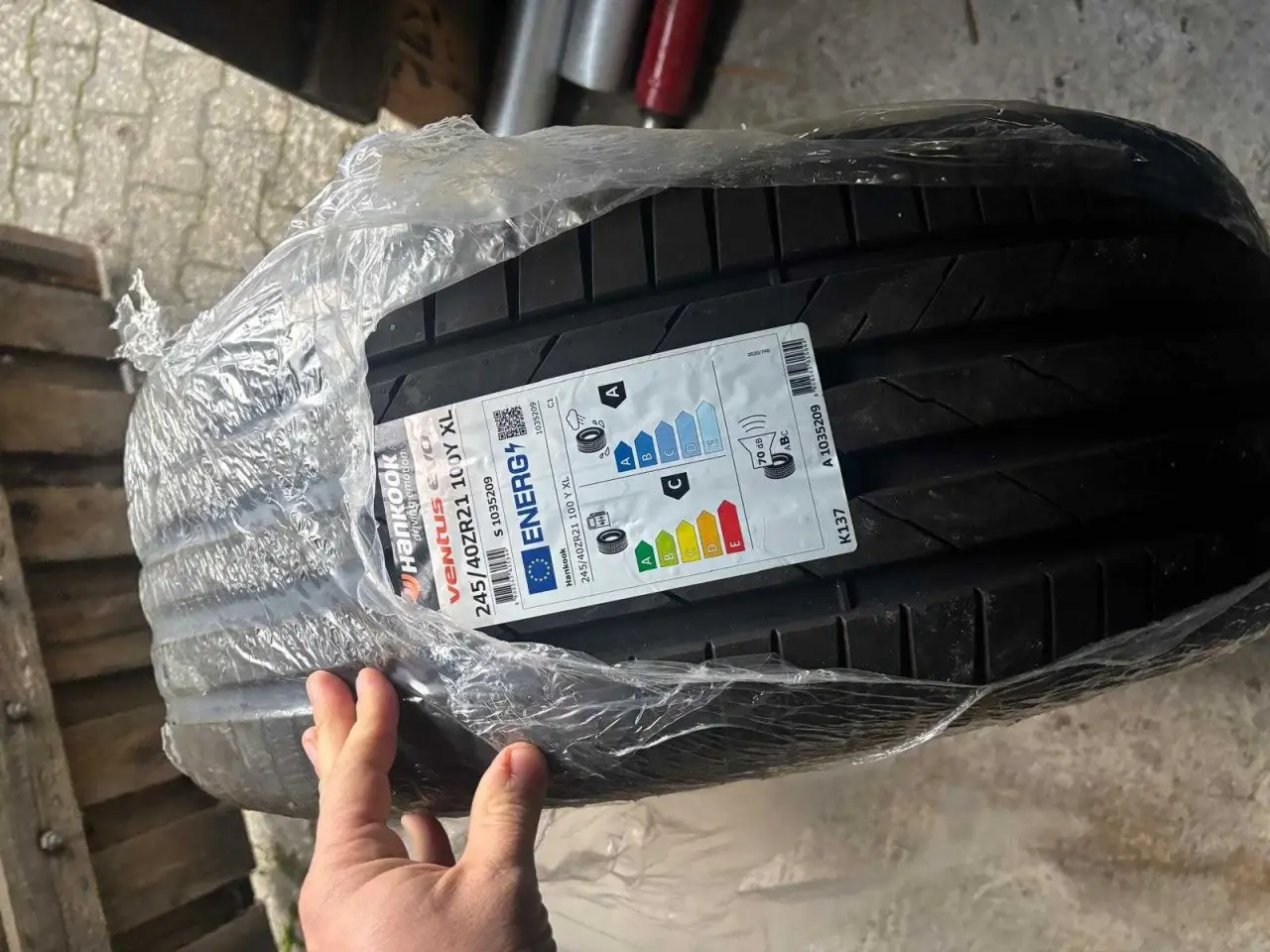 Billede 1 - Helt nyt hankook 245/40R21 100Y