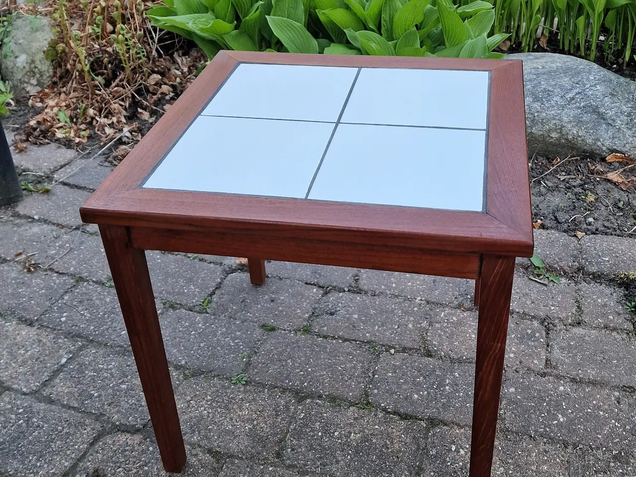 Billede 2 - Vintage sidebord i teaktræ.