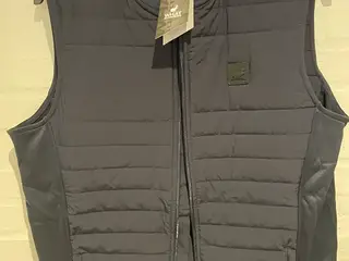 What Bunkers Eric Vest - Navy