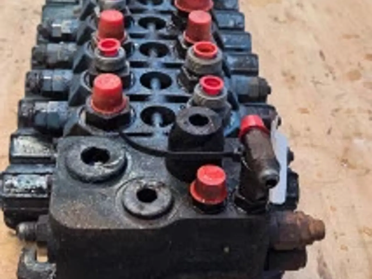 Billede 10 - New Holland LB115B Hydraulikventil 87305216