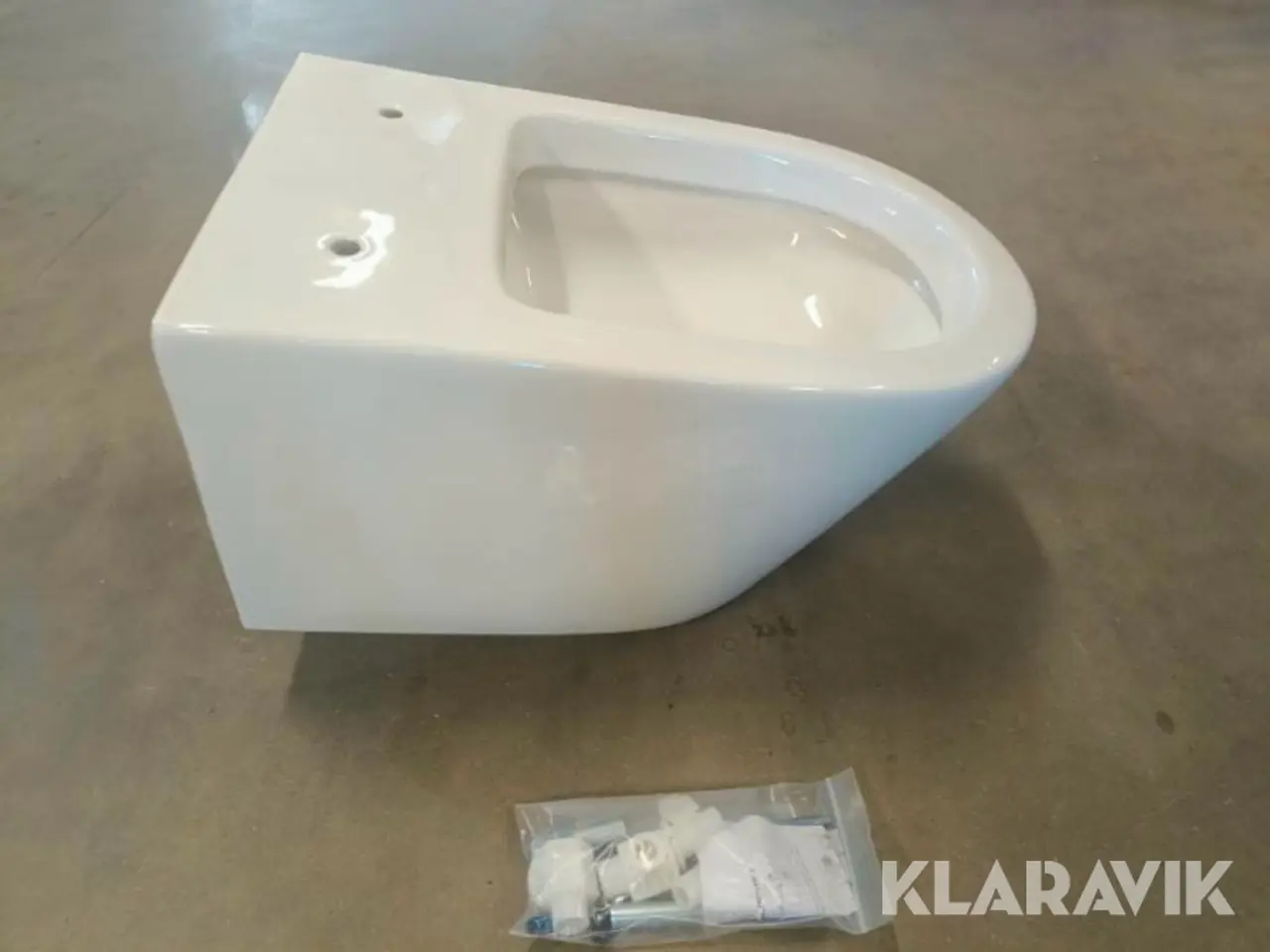 Billede 1 - Væghængte toiletskåle 12 stk