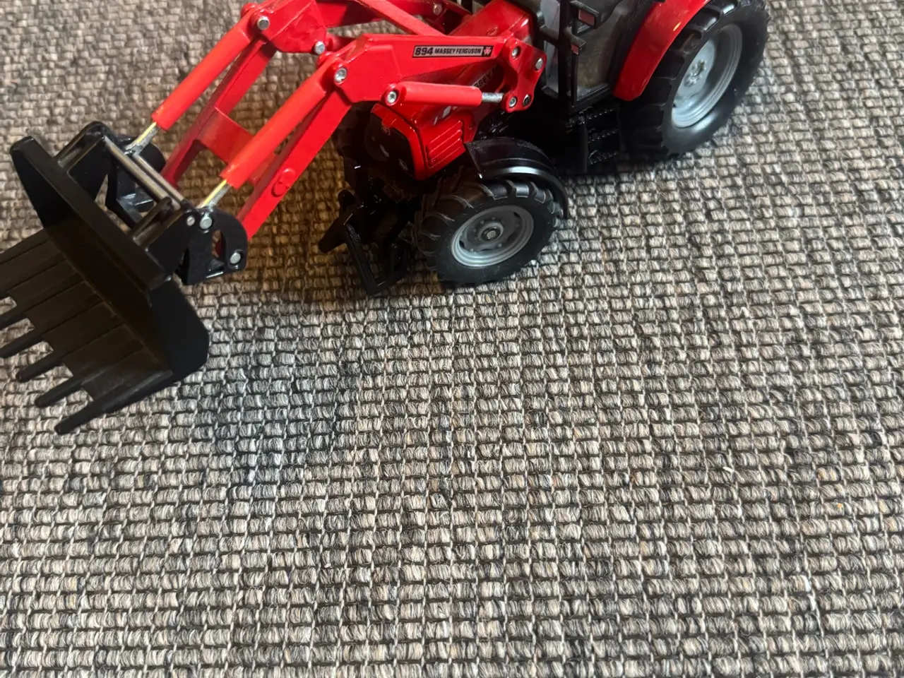 Billede 2 - Modeltraktor Massey Ferguson (Siku)