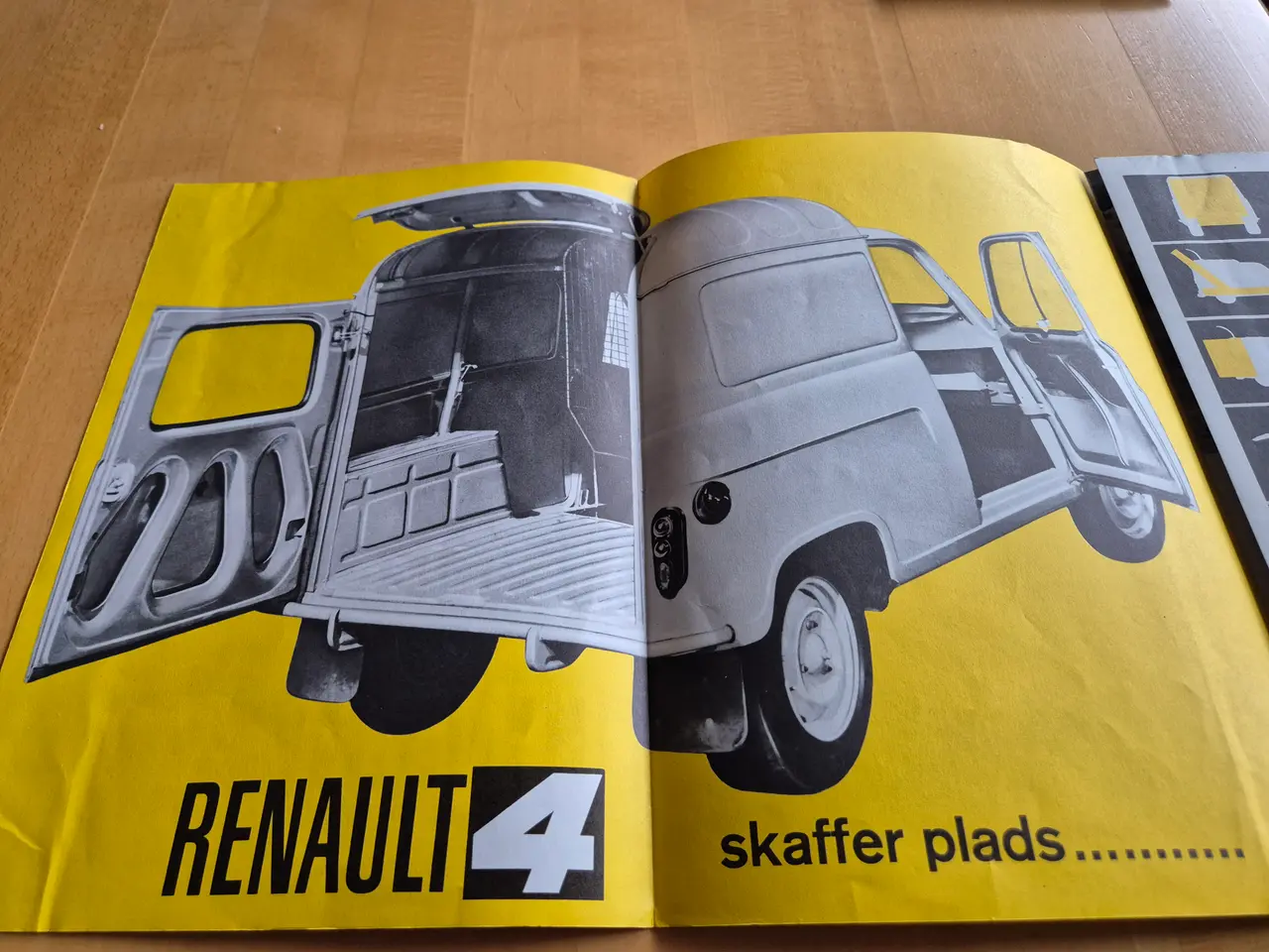 Billede 2 - Salgsbrochure RENAULT 4 varevogn.