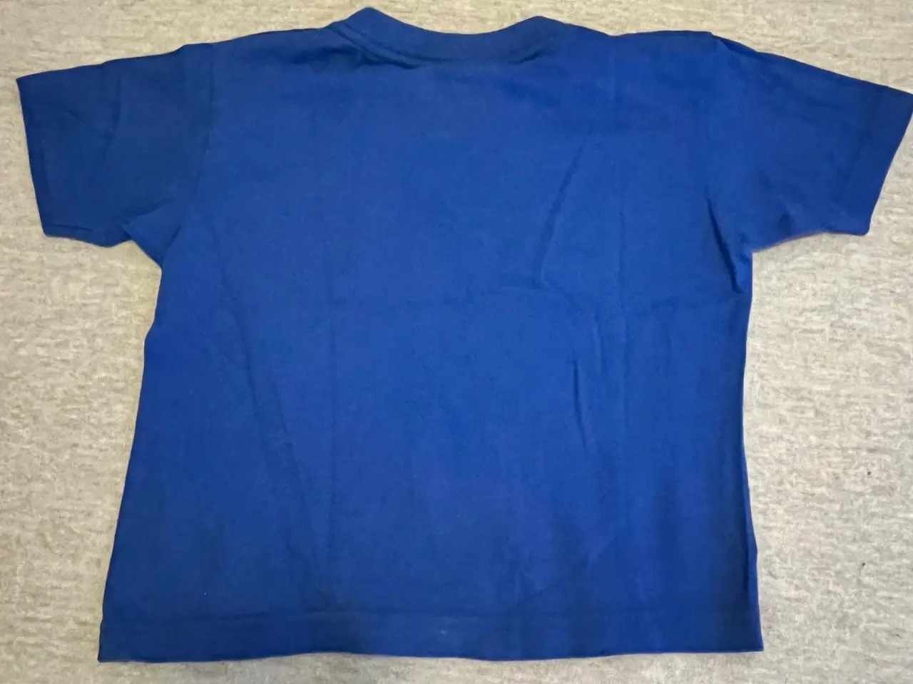 Billede 2 - T-shirt med tryk.