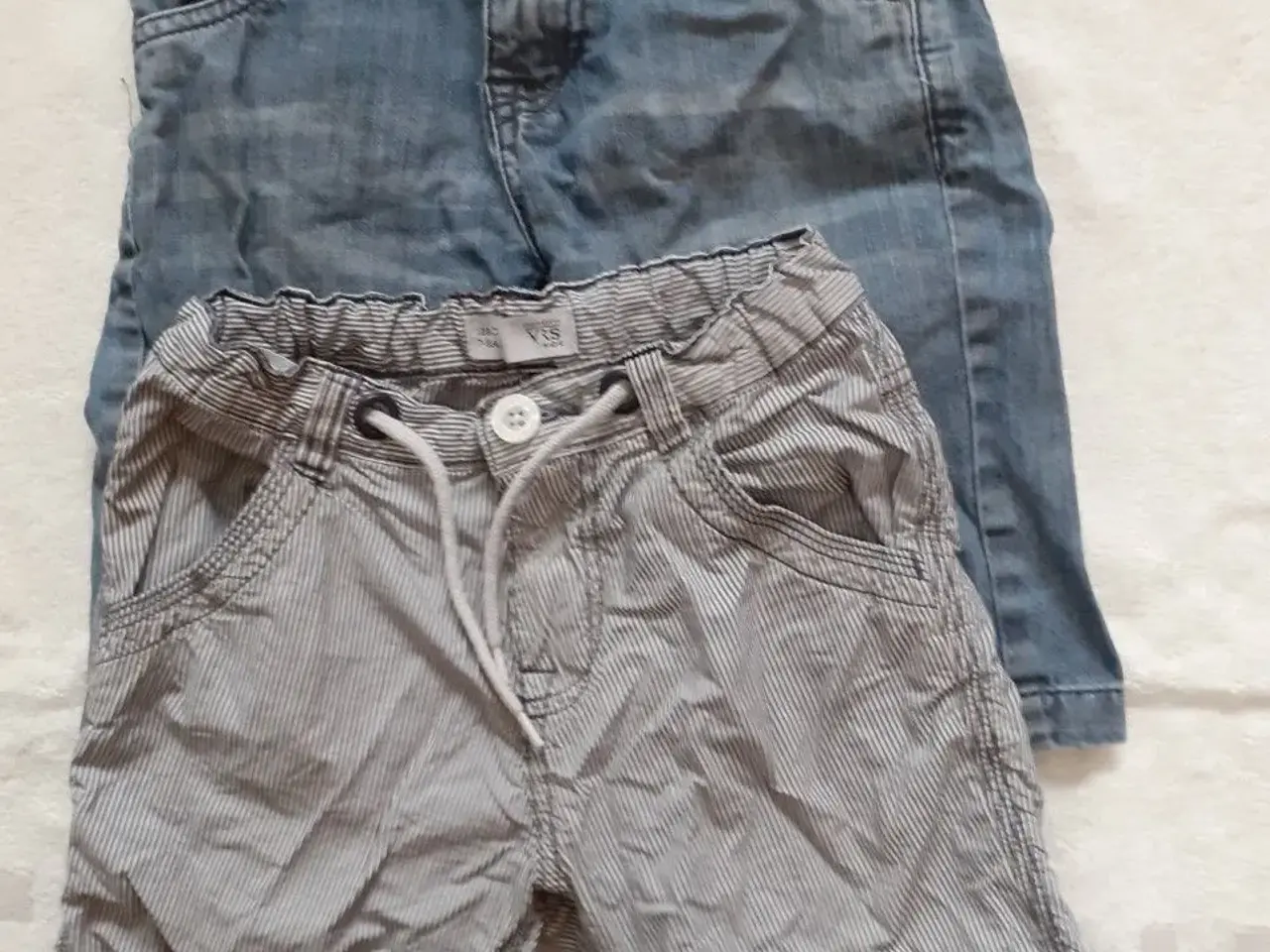Billede 1 - 2 par shorts, str. 128, mrk. Mads&Mette.