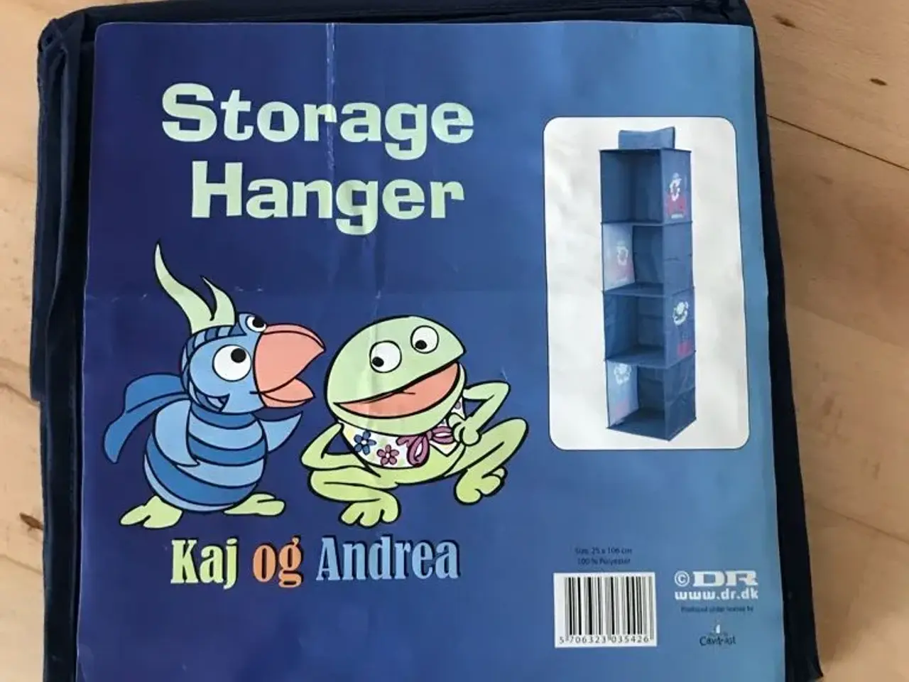 Billede 1 - Kaj og Andrea hængereol