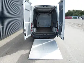 Renault Master T33 L2H2 2,3 DCI 125HK Van 6g