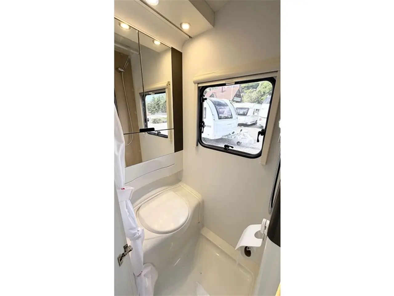 Billede 15 - 2018 - Adria Action 361 LH   Enkeltsenge-Mover-Telt