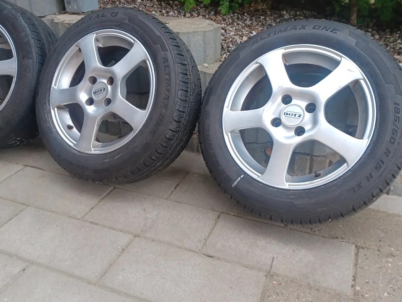 Billede 5 - Renault, Opel, Suzuki alufælge med sommerdæk.