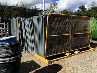 ABC L350 x H 200 cm - 108 - 110 byggepladshegn komplet  /  construction site fence complet