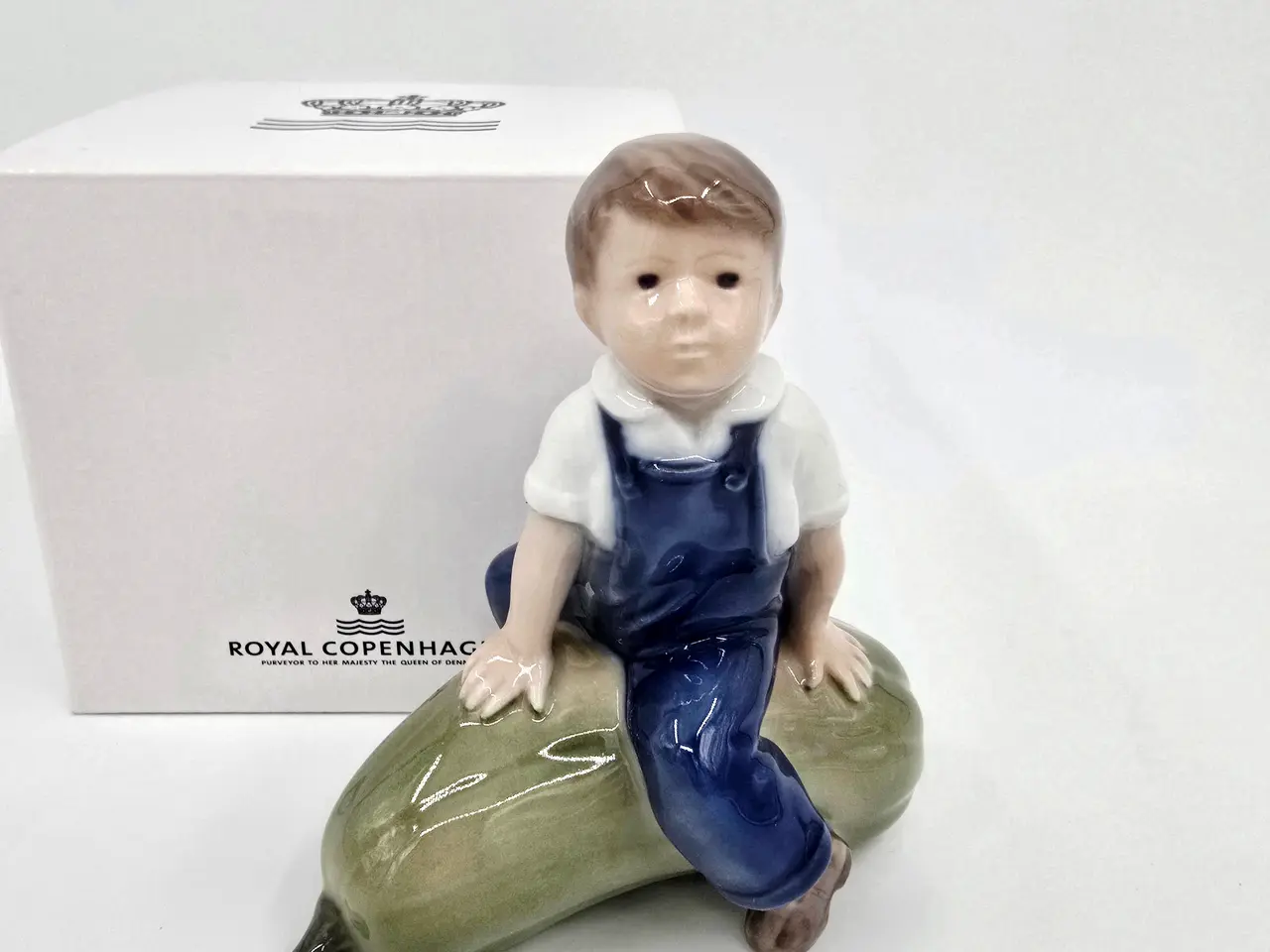 Billede 1 - Royal Copenhagen Figur Dreng Med Græskar nr. 4537. sortering 1