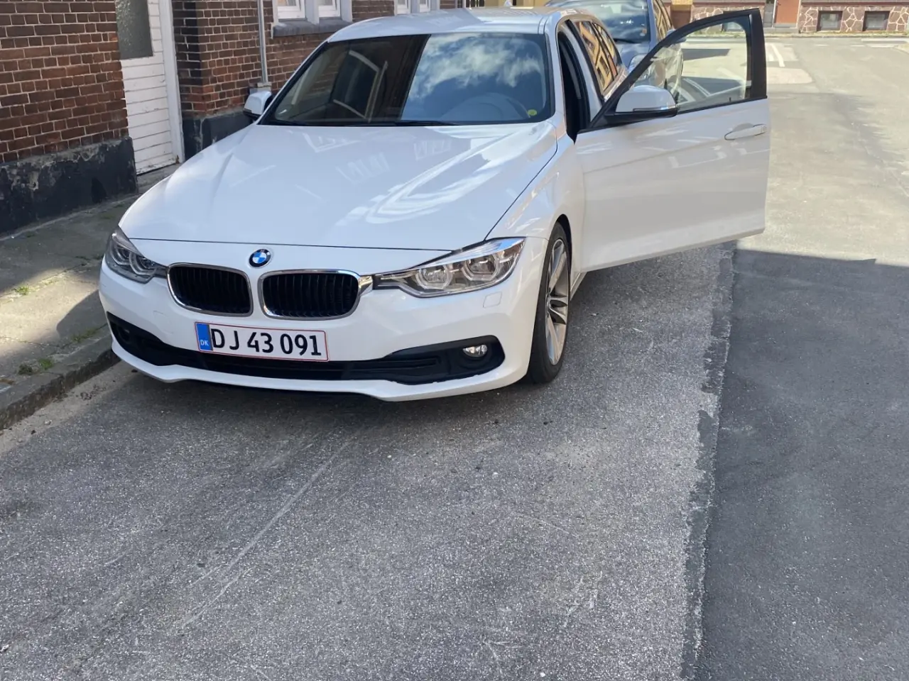 Billede 1 - NYSYNET BMW 320d Stationcar 5dørs