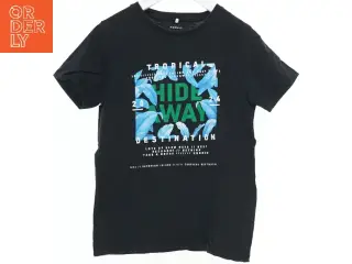 Sort T-shirt med print fra Name It (str. 134)