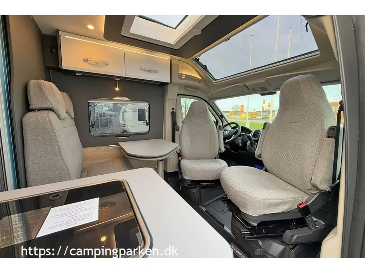 Billede 4 - 2024 - Dethleffs Globetrail 600 DR Advantage Smart Dethleffs camper van under 6 meter med dobbeltseng og automatgear