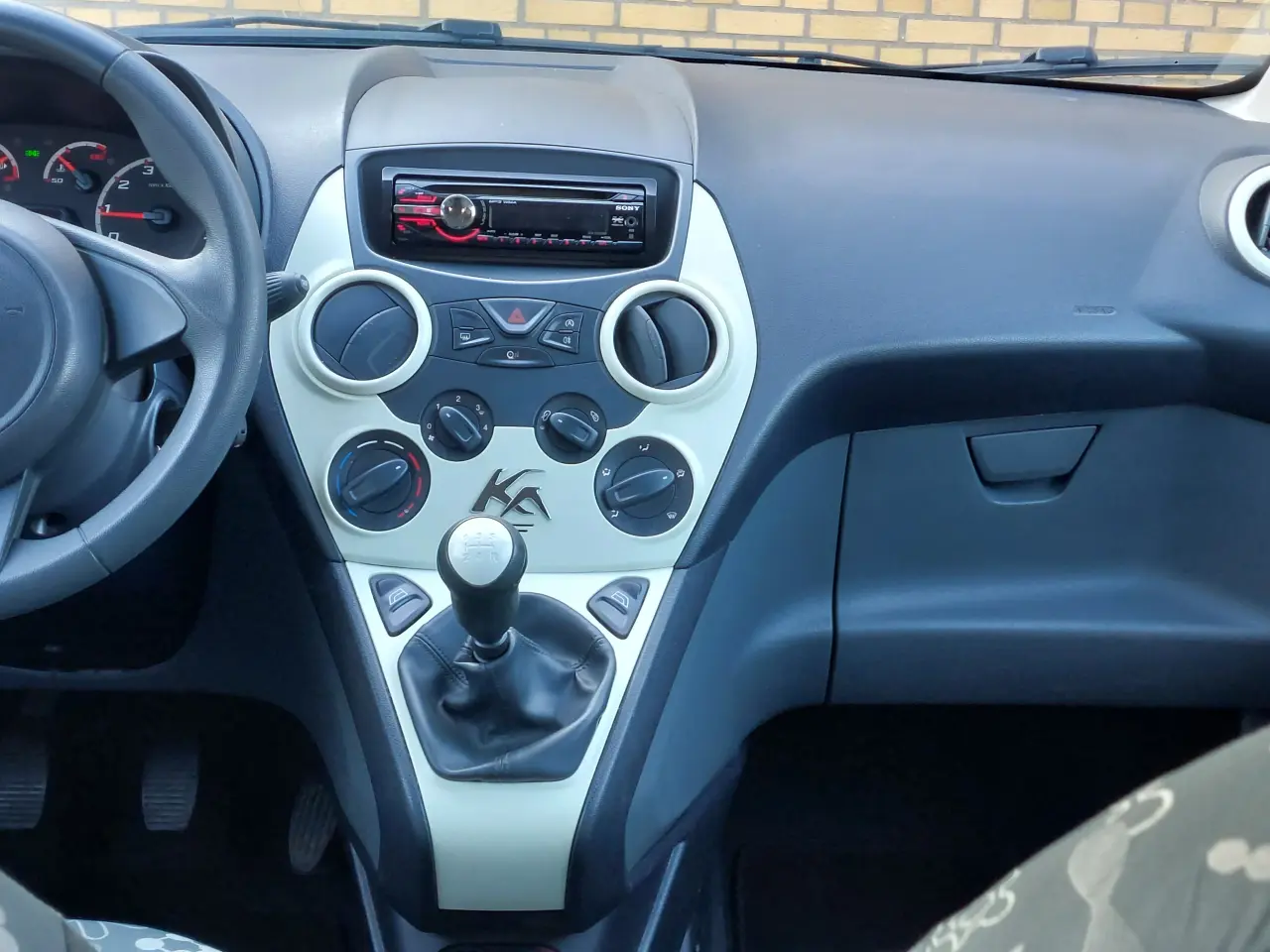 Billede 9 - NYSYNET FORD KA 1,2 MED LAVT KM. TAL