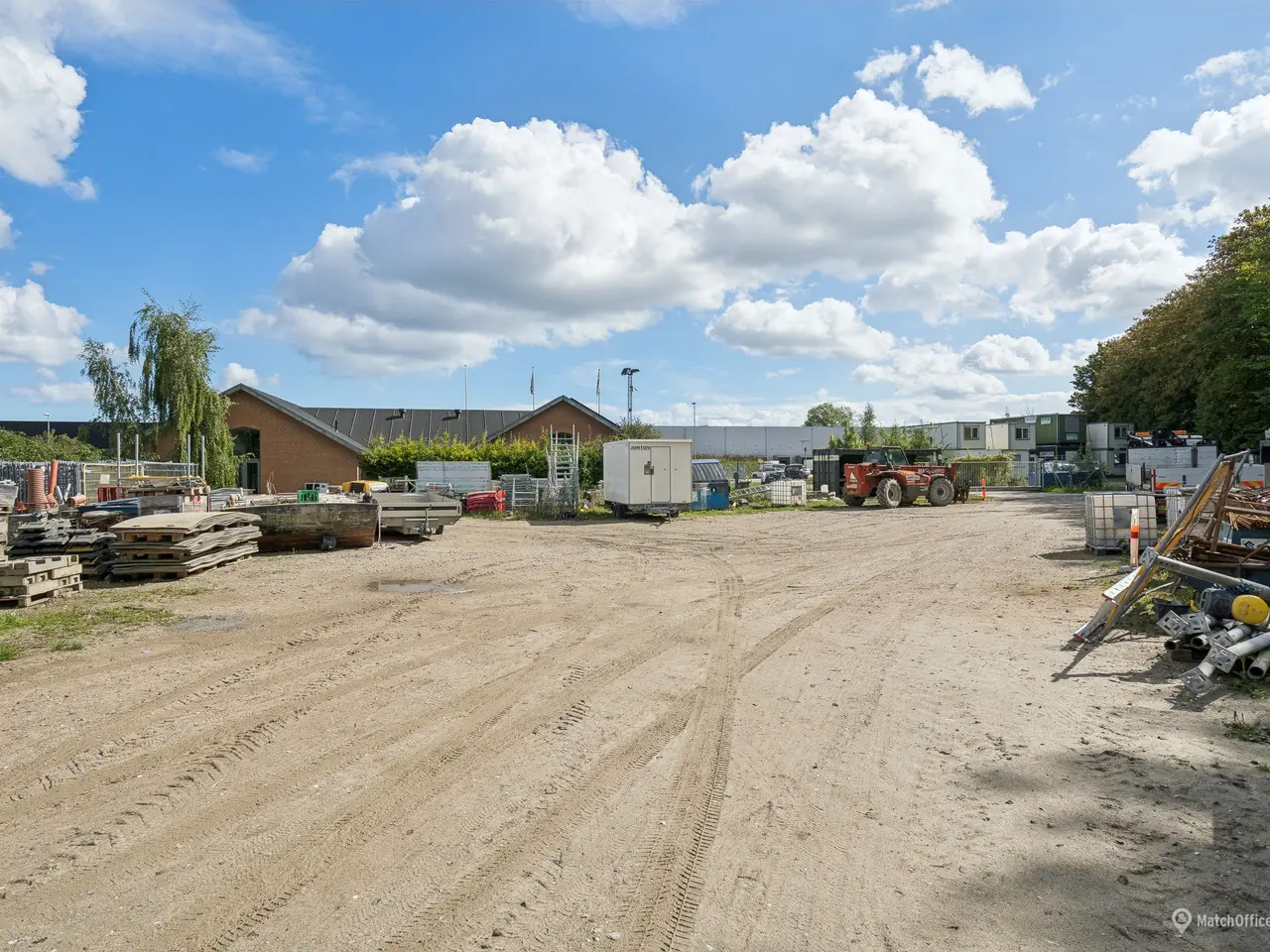 Billede 15 - Kontorejendom med stort befæstet areal