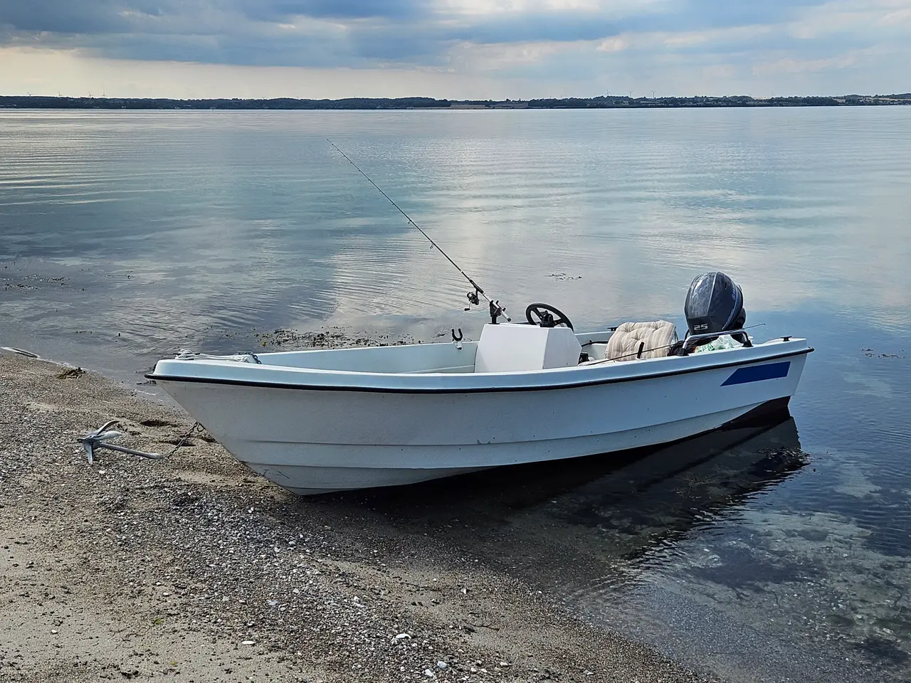 Billede 1 - Styrepultsbåd med nyere 25HK Yamaha