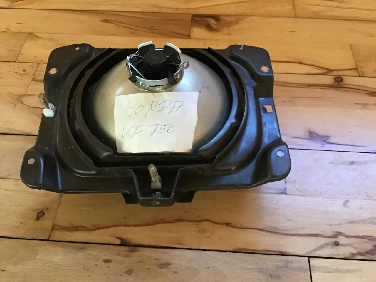 Billede 2 - Honda VF 750 ny forlygte