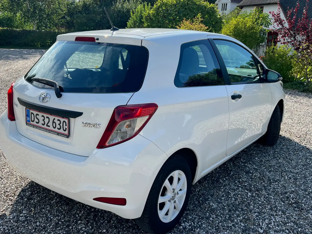 Billede 3 - Velholdt Toyota Yaris med lavt kilometer tal