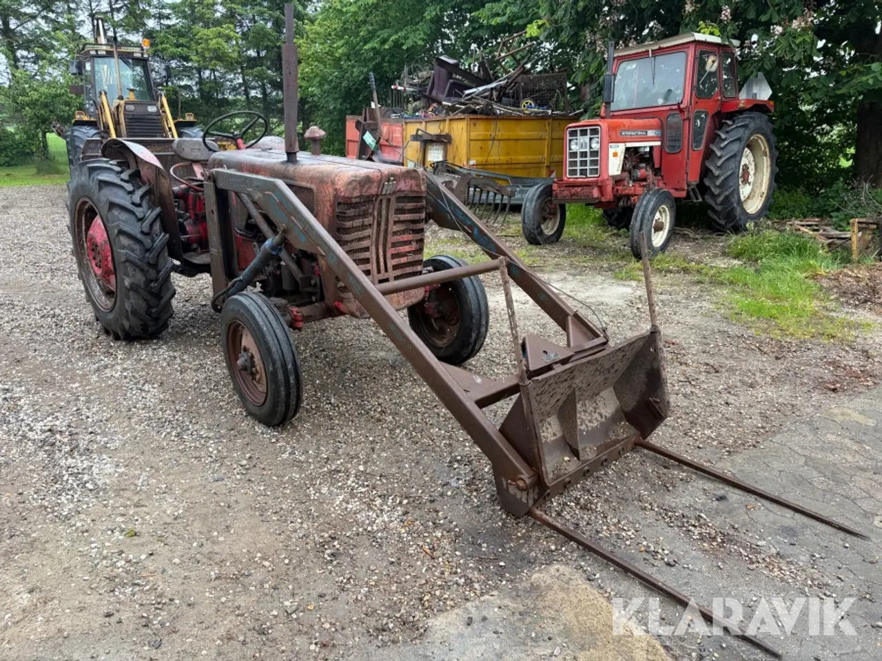 Billede 2 - Veterantraktor IH 275 Diesel - med frontlæsser