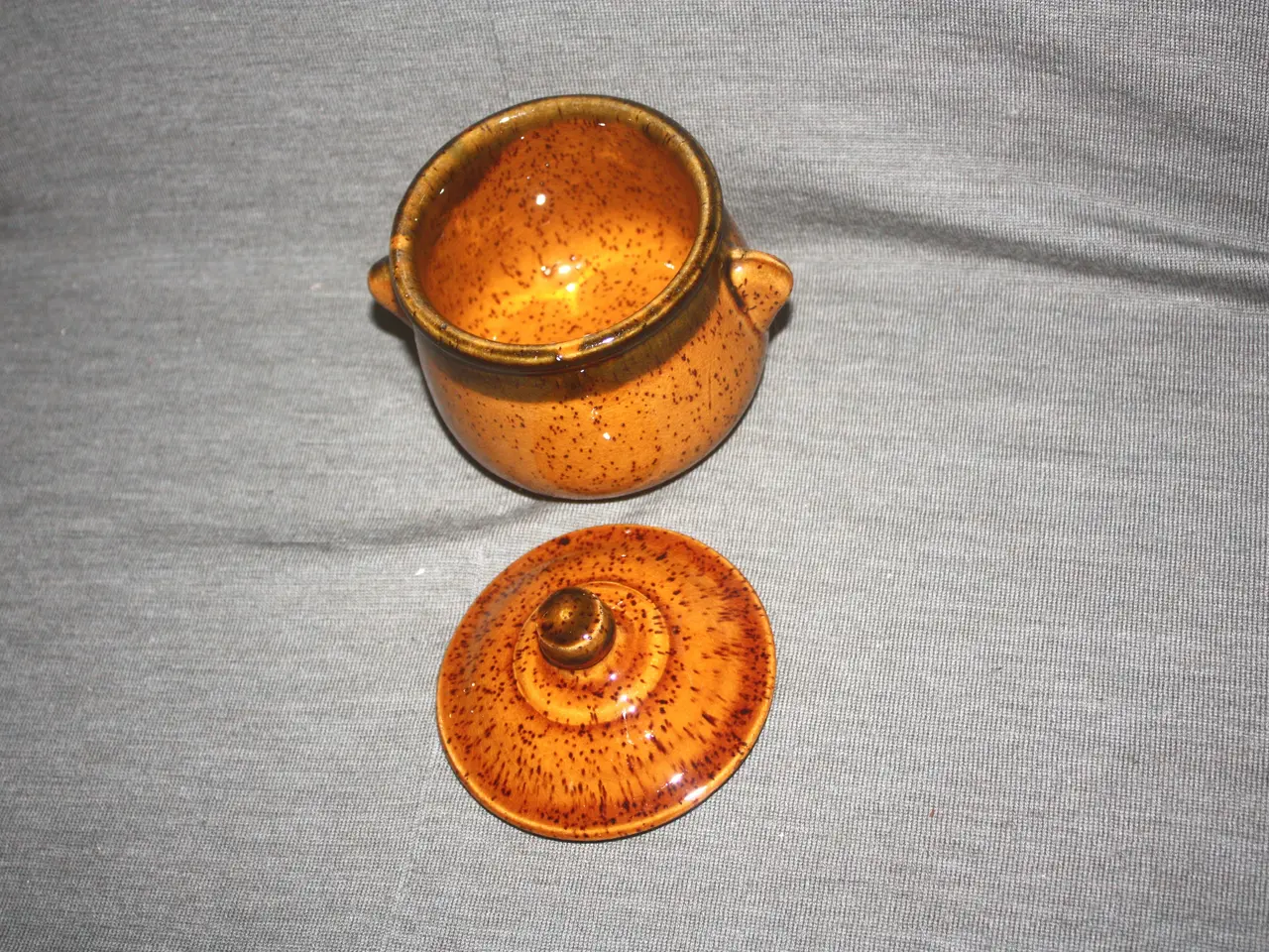 Billede 2 - Keramisk krukke højde med låg 12 cm