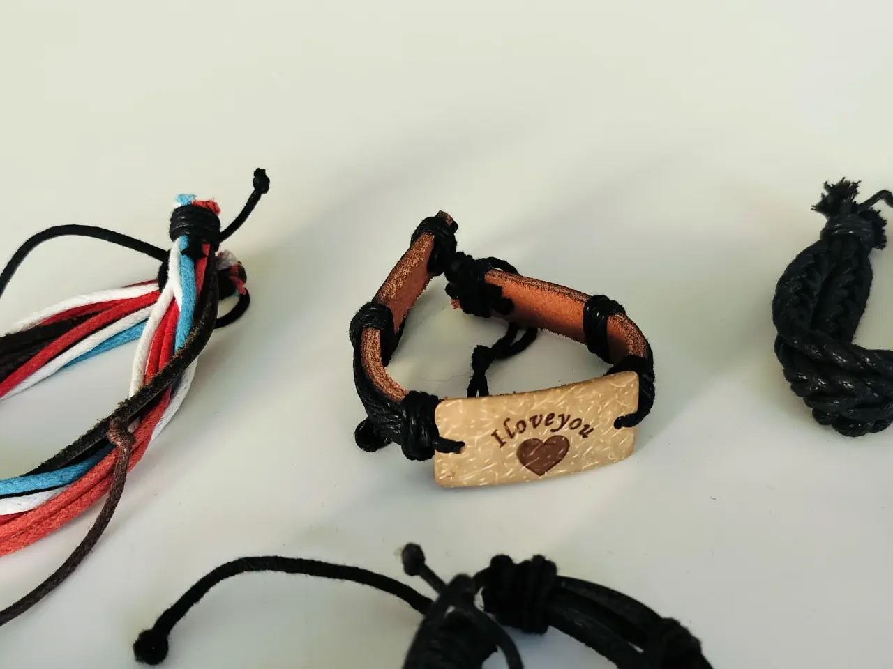 Billede 2 - Pakke med Nye Læderarmbånd til Mænd